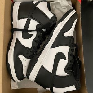 Women's Nike Dunk High Sz 8.5 in Panda wht/blck - New in Box